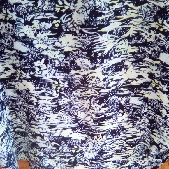 Christopher & Banks Monochrome Patterned Blouse - Picture 14 of 16